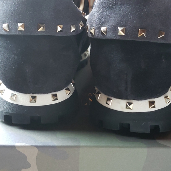 Valentino Garavani  Rockstud Camo Trainer - Picture 4 of 7
